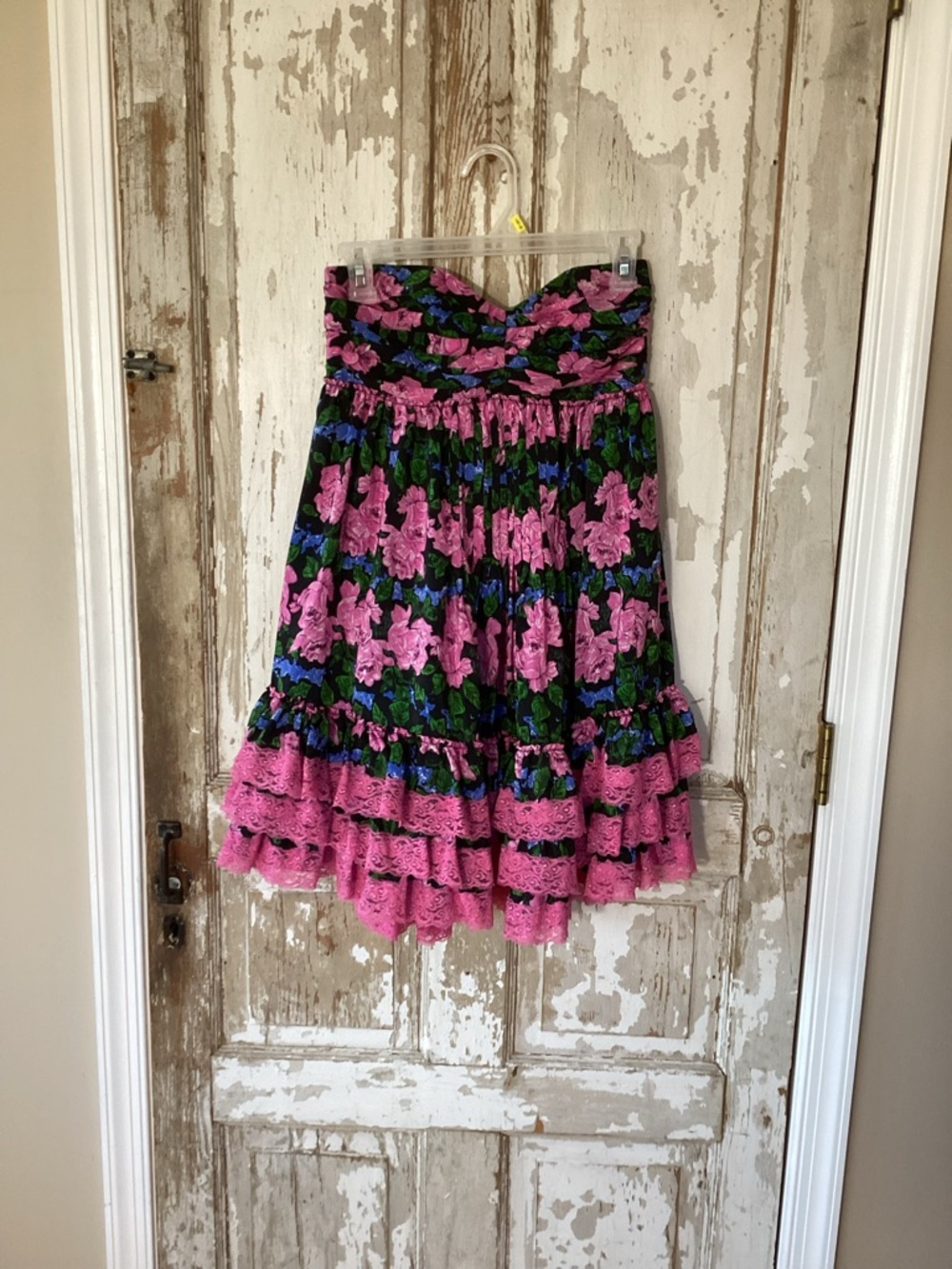 BETSEY JOHNSON ROSES IN BLOOM SILK LACE DRESS - size 4 - GORGEOUS!